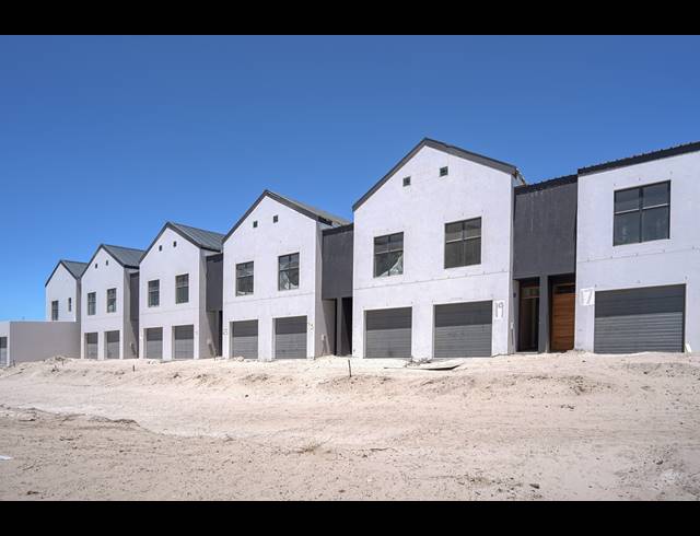 3 BEDROOM HOUSE FOR SALE IN SANDOWN